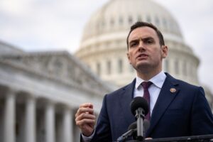 Il rappresentante Mike Gallagher lascerà il Congresso, riducendo ulteriormente la maggioranza repubblicana della Camera dei Deputati