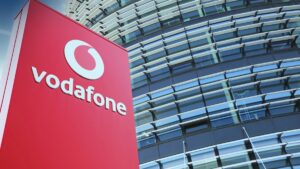 Vodafone vuole convincere i suoi ex clienti: 200 Giga e minuti illimitati a 9,99€ mensili