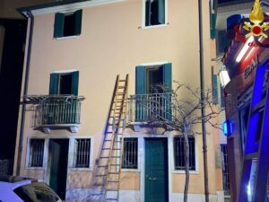 Tragedia a Chioggia, incendio in casa: sterminata una famiglia di 3 persone