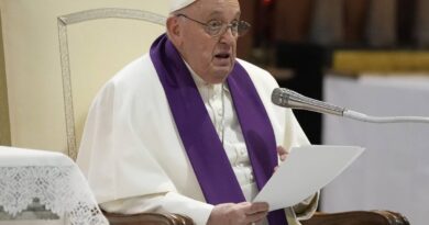 Il Papa “tentato” dal diaconato femminile. E c’è chi vuole le donne prete