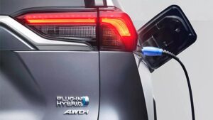 Le ibride plug-in così come sono non servono a niente: lo studio della Commissione Europea