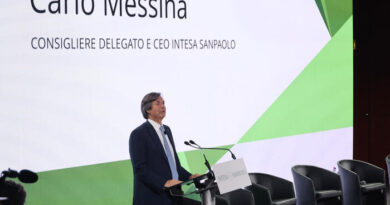 Messina ridisegna Intesa Sanpaolo per la banca del futuro