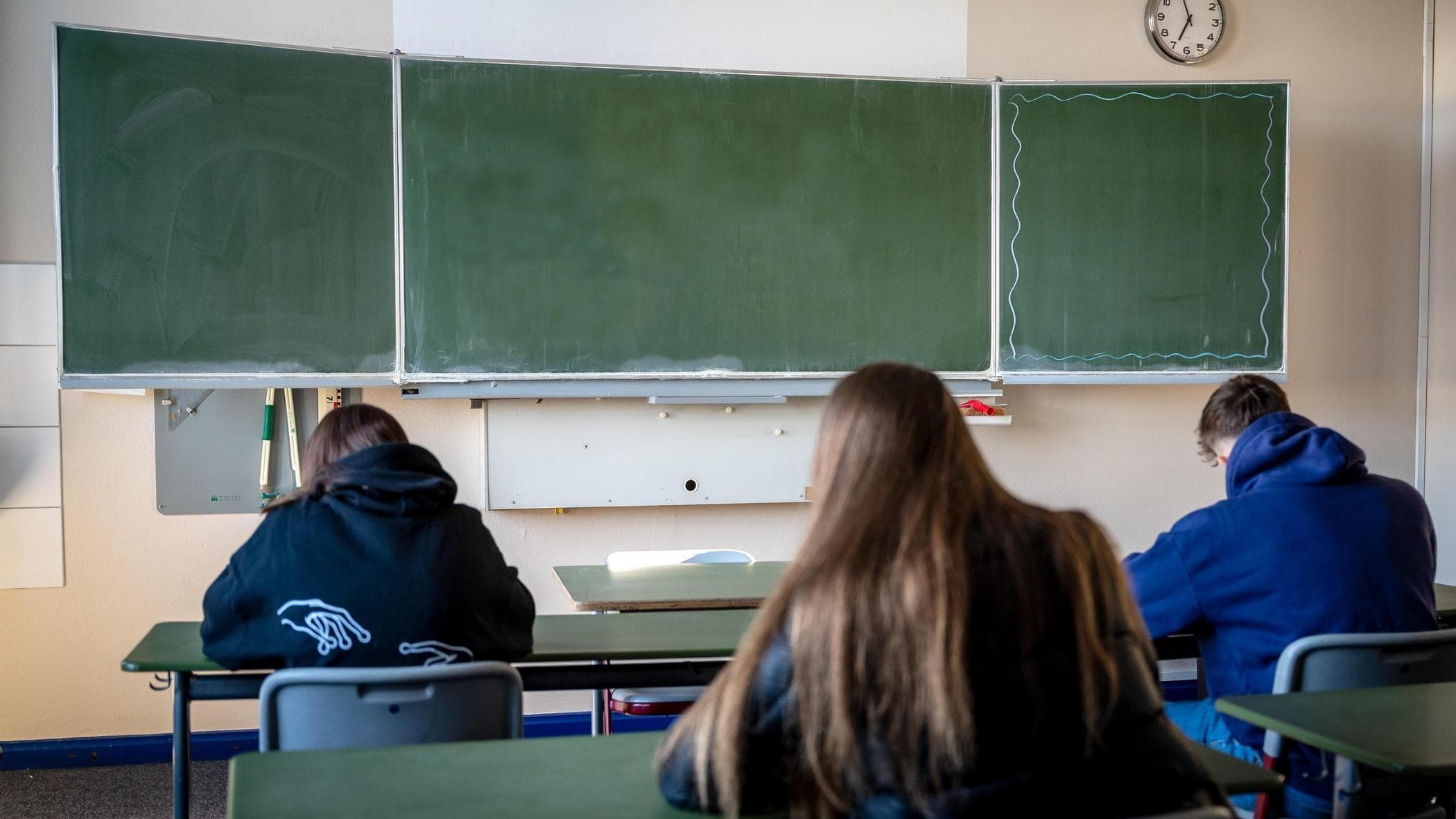 Scuola, Valditara sposa la linea Salvini: “In classe la maggior parte degli alunni deve essere italiana”