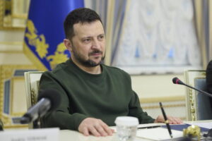 Zelensky a Biden: ‘Armi e Atacms o dovremo ritirarci’