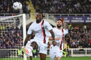 Serie A: il Milan vince a Firenze e consolida il secondo posto
