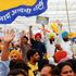 Migliaia di persone protestano contro il primo ministro indiano per l’arresto del suo principale rivale politico