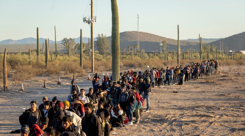 I repubblicani dell’Arizona votano sì alla legge che renderebbe legale l’uccisione dei migranti sospettati di violazione di domicilio