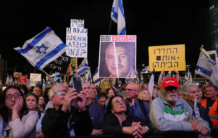 Proteste in Israele per gli ostaggi: ‘Bibi vattene’. Scontri con la polizia