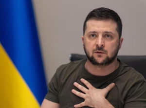 L’appello di Zelensky: “Stiamo finendo i missili, perderemo la guerra senza gli aiuti Usa”