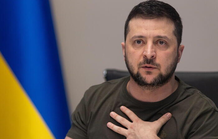 L’appello di Zelensky: “Stiamo finendo i missili, perderemo la guerra senza gli aiuti Usa”