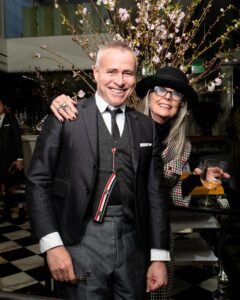 Thom Browne e Saks hanno conquistato Mr. Chow per celebrare la loro capsule collection