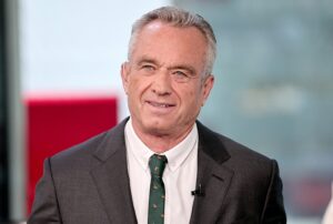 La campagna di RFK Jr. licenzia lo staff che ha rivelato che l’obiettivo è rieleggere Donald Trump