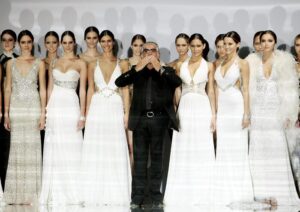 Morto lo stilista Roberto Cavalli, re della moda sexy e libera