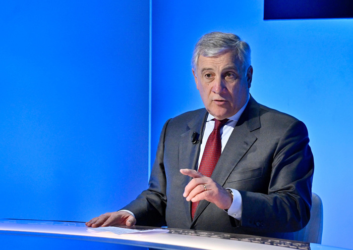 Tajani all’ANSA: ‘G7 sia portatore di pace, sostegno a Israele. Impedire che il conflitto si allarghi”