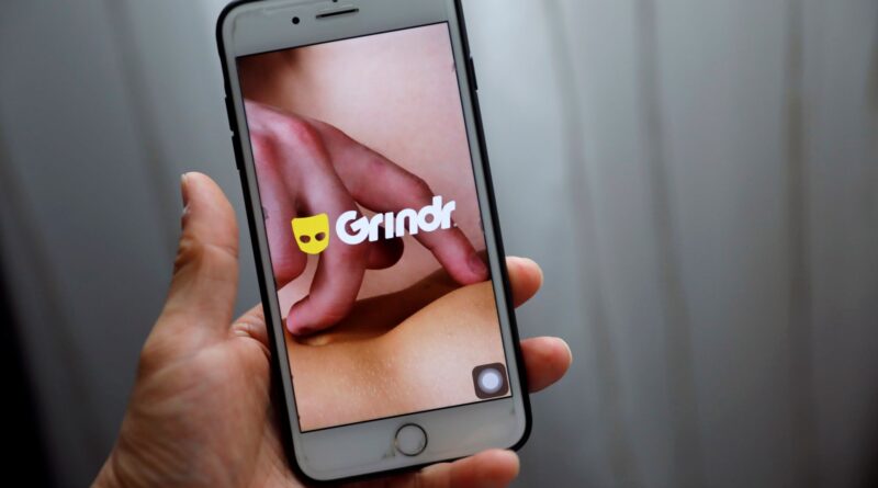 L’app di incontri gay Grindr è stata citata in giudizio per la presunta condivisione dello stato di sieropositività degli utenti
