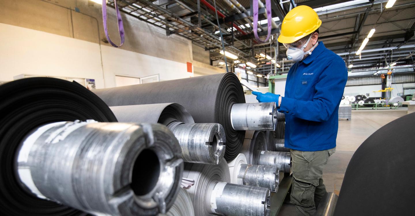 Confindustria: ad aprile dinamica della produzione ferma. Forte flessione per indice Real time turnover a marzo