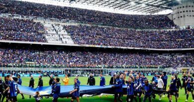 Scudetto dell’Inter, al via la festa: un fiume di tifosi nerazzurri invade Milano