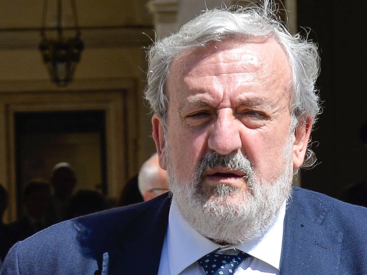 Emiliano all’Antimafia: “Inopportuno venire”. Ma la Commissione lo convoca il 2 maggio