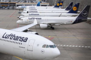 Lufthansa, I trimestre in rosso per gli scioperi