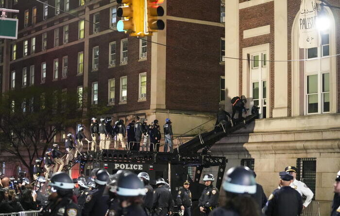 La polizia fa irruzione nel campus della Columbia, decine di arresti