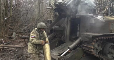 Ucraina, bombardata dai russi Kharkiv, persone sotto le macerie