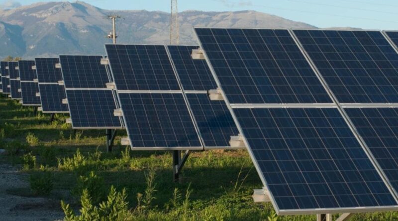 Fotovoltaico nei campi: si cerca una mediazione. Lollobrigida: “Nessuna divergenza con Pichetto Fratin”