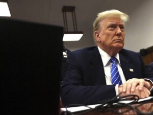“Un figlio illegittimo e una relazione con una coniglietta”: Cohen in aula inguaia (ancora) Trump
