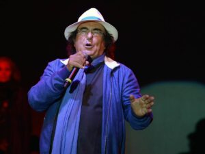Al Bano stecca l’inno e si giustifica: “Così entusiasta che sono stato sopraffatto”