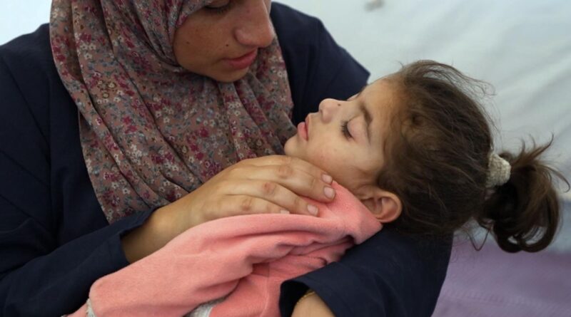 A una bambina di tre anni, affetta da una malattia molto rara, è stato negato di fuggire da Gaza per essere curata
