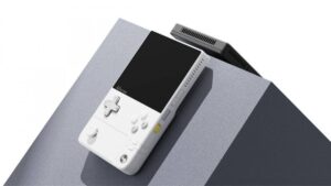 Altro che Game Boy: Ayaneo Pocket DMG sembra una vera bomba!