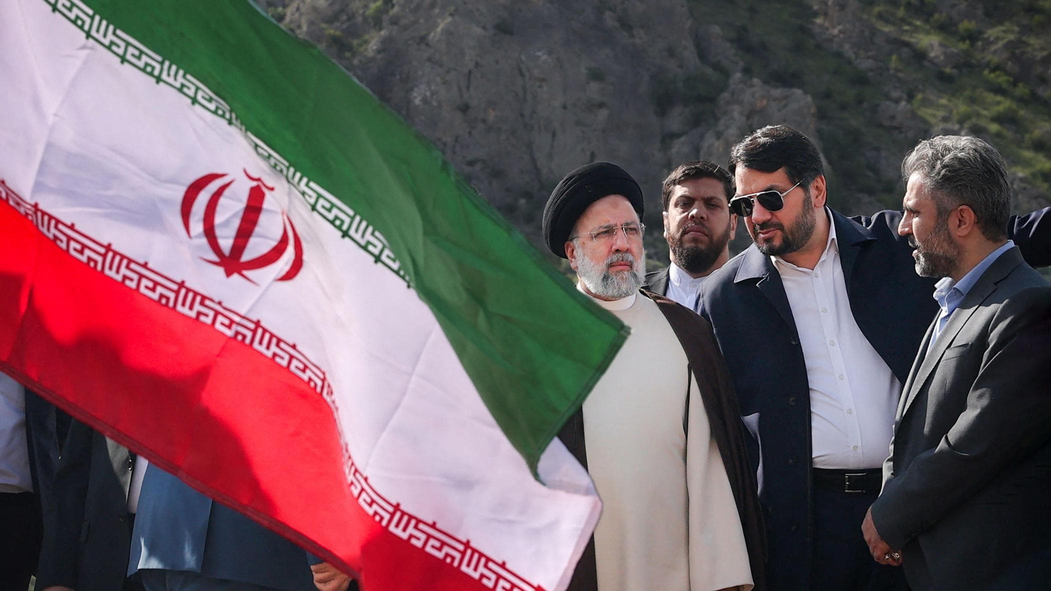 Iran, Raisi è morto, tutte le notizie in diretta. Trovato l’elicottero del presidente, i funerali domani a Tabriz. Riunione urgente del governo. Meloni: “Spero che la futura leadership si impegni per la pace nella regione”