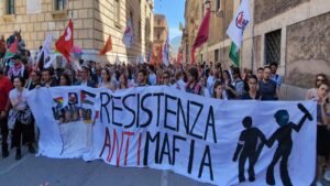 Capaci, l’anniversario della strage. Mattarella: “I tentativi di inquinamento della società civile sono sempre in agguato”. Tre ministri al museo Falcone, Schlein al tribunale