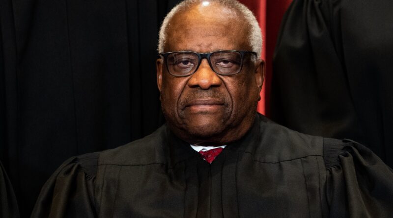 Clarence Thomas riflette sulla revisione della segregazione scolastica