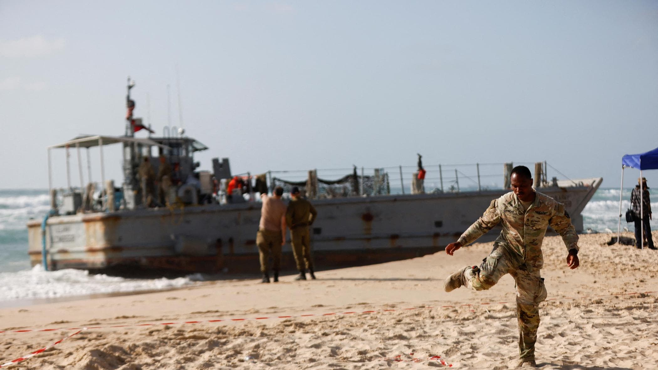 Guerra Israele – Hamas, le notizie di oggi. Otto razzi lanciati da Rafah verso il centro di Israele. Rivendica Hamas: “Grande attacco missilistico su Tel Aviv