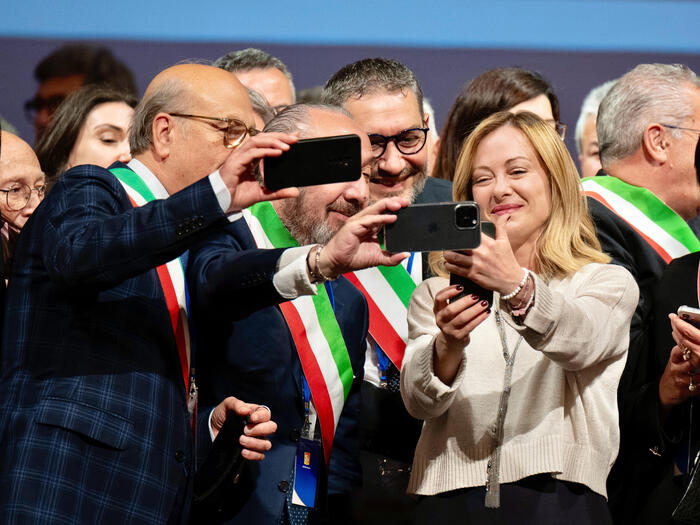 Fondi di coesione, Meloni firma il patto da quasi 7 miliardi per la Sicilia