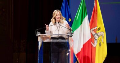La tentazione di Giorgia: rinviare il referendum e sganciarlo dal governo