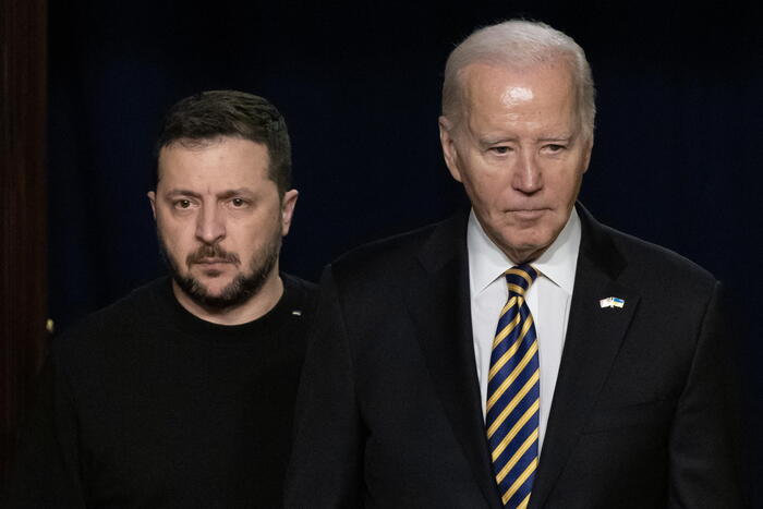 Il Financial Times: ‘Accordo sulla sicurezza Biden-Zelensky al G7 in Italia’