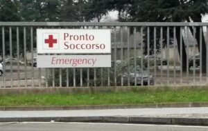 Ragazza denuncia una violenza subita in ospedale e si toglie la vita