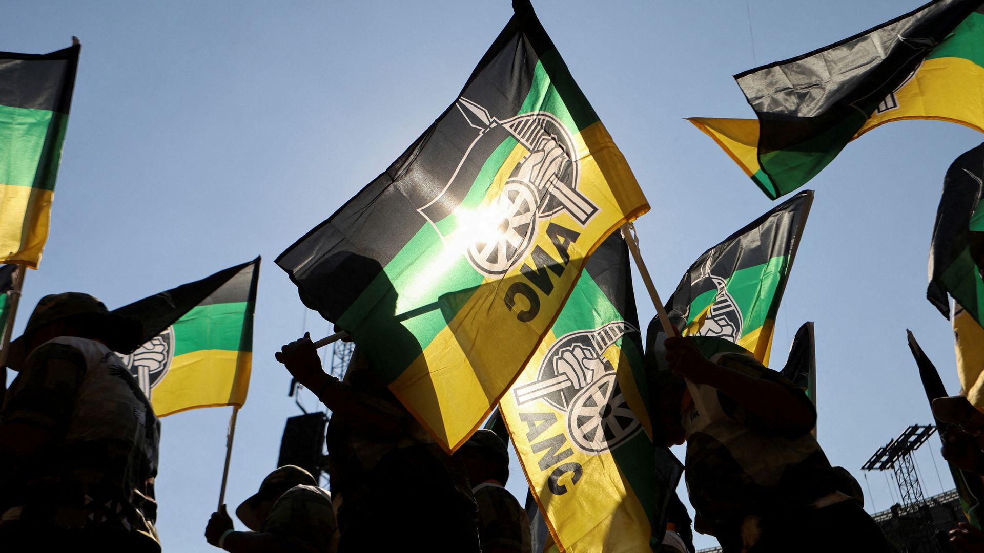L’ANC si prepara a colloqui di coalizione “complicati” dopo aver perso la maggioranza parlamentare in Sudafrica