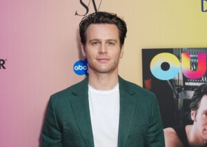 Jonathan Groff non voleva passare 7 anni come “adolescente canterino” in ‘Glee’
