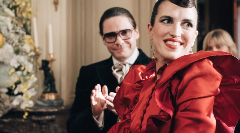L’amore condiviso per il rossetto rosso ha convinto Jeanne Damas che era giusto interpretare Paloma Picasso