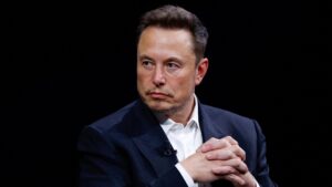 Musk sotto accusa, il Wall Street Journal: “Relazioni con diversi dipendenti di SpaceX”. Le chat: “Ti regalo un cavallo se fai sesso con me”