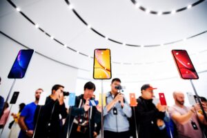 L’approccio di Apple all’intelligenza artificiale è una gradita pausa dalla corsa agli armamenti del settore