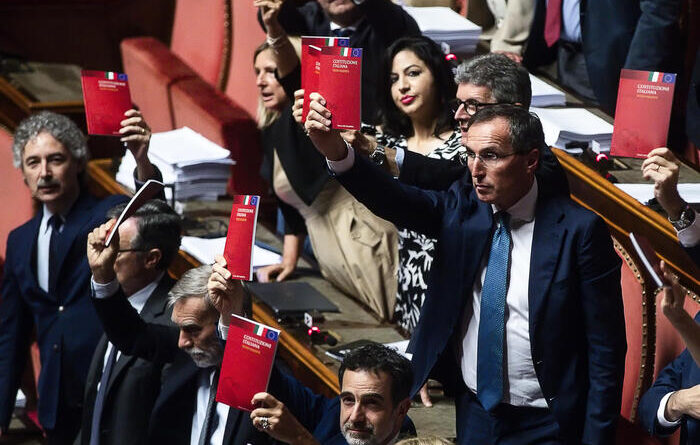 Il Senato ha approvato il ddl sul premierato, le opposizioni scendono in piazza
