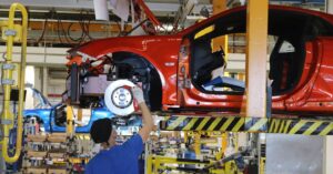 Contratto dei metalmeccanici, il confronto su salario e orari di lavoro parte in salita