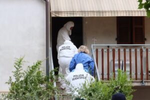 Coniugi uccisi a Fano, il figlio fermato nella notte
