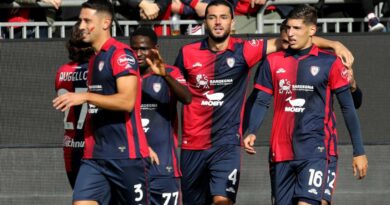 UFFICIALE – Como, preso Dossena dal Cagliari: contratto di 4 anni, i dettagli e le cifre dell’affare