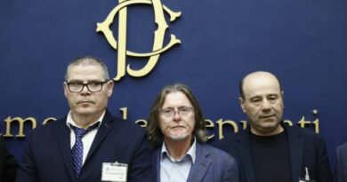 FOTO: I condannati per il massacro di Ponticelli alla Camera per reclamare giustizia