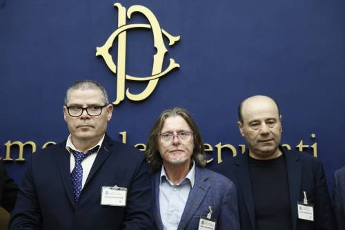 FOTO: I condannati per il massacro di Ponticelli alla Camera per reclamare giustizia