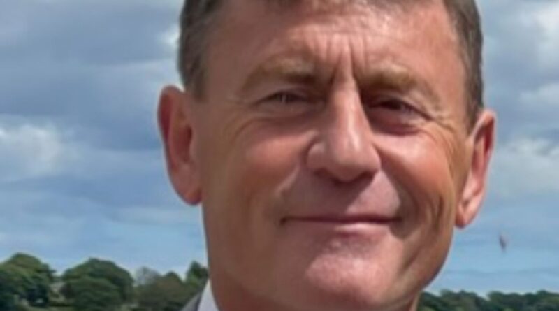 Donna accusata di aver ucciso la guardia giurata dell’Asda, la famiglia dell’uomo rende omaggio al “marito e padre molto amato”